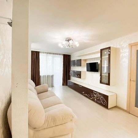 Beautiful 1-Bedroom Near Most City Center Ντνιπροπετρόφσκ Εξωτερικό φωτογραφία