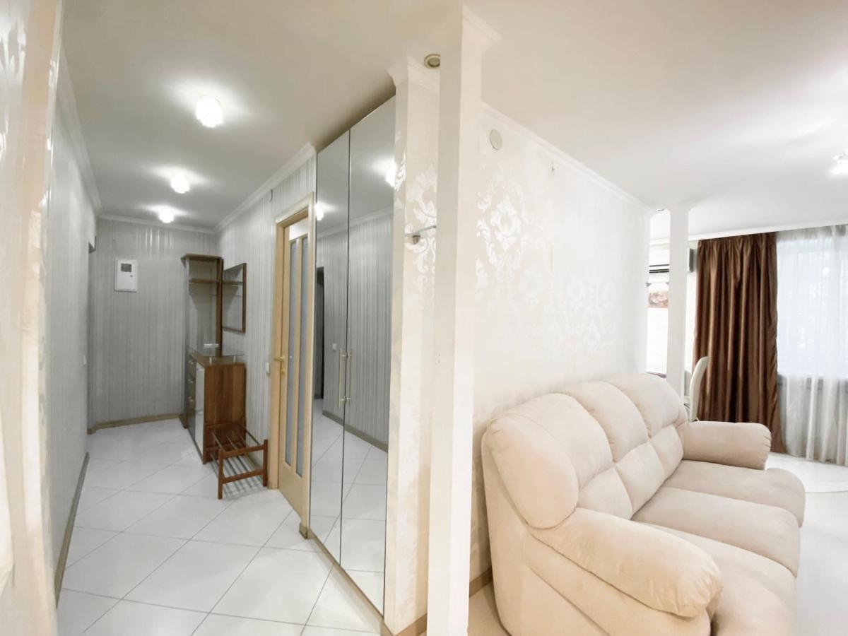 Beautiful 1-Bedroom Near Most City Center Ντνιπροπετρόφσκ Εξωτερικό φωτογραφία