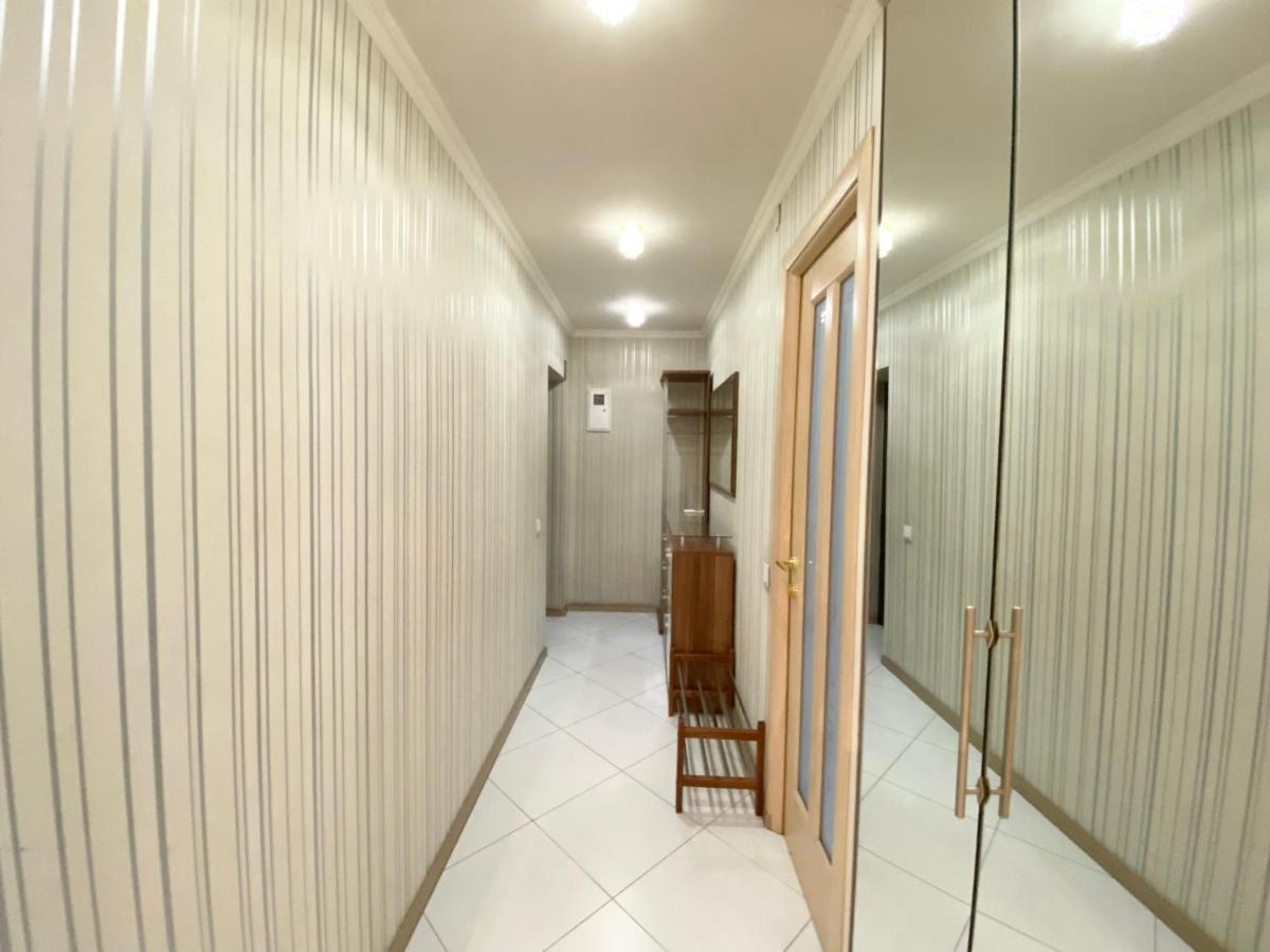 Beautiful 1-Bedroom Near Most City Center Ντνιπροπετρόφσκ Εξωτερικό φωτογραφία