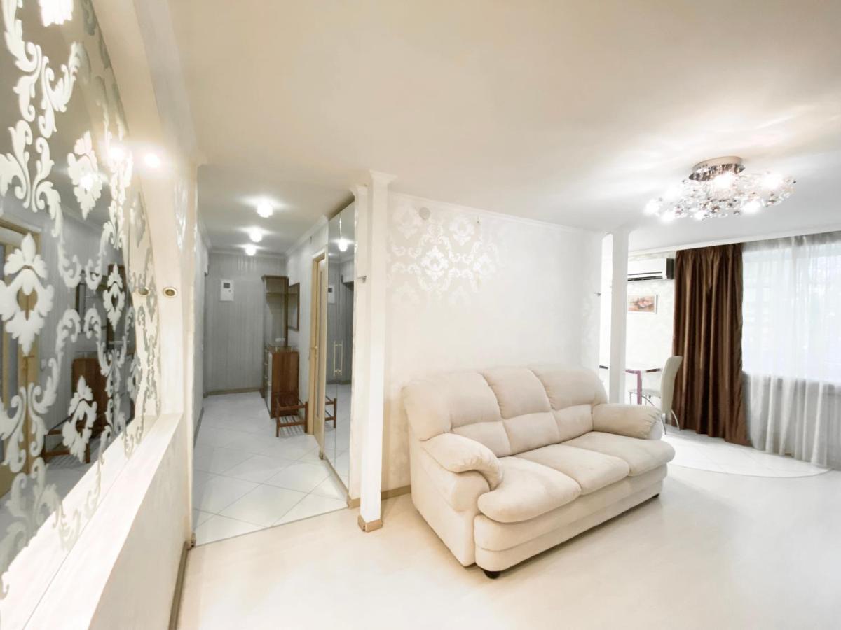 Beautiful 1-Bedroom Near Most City Center Ντνιπροπετρόφσκ Εξωτερικό φωτογραφία