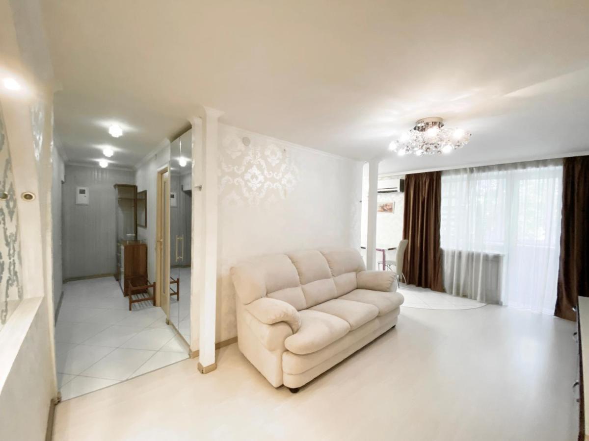 Beautiful 1-Bedroom Near Most City Center Ντνιπροπετρόφσκ Εξωτερικό φωτογραφία