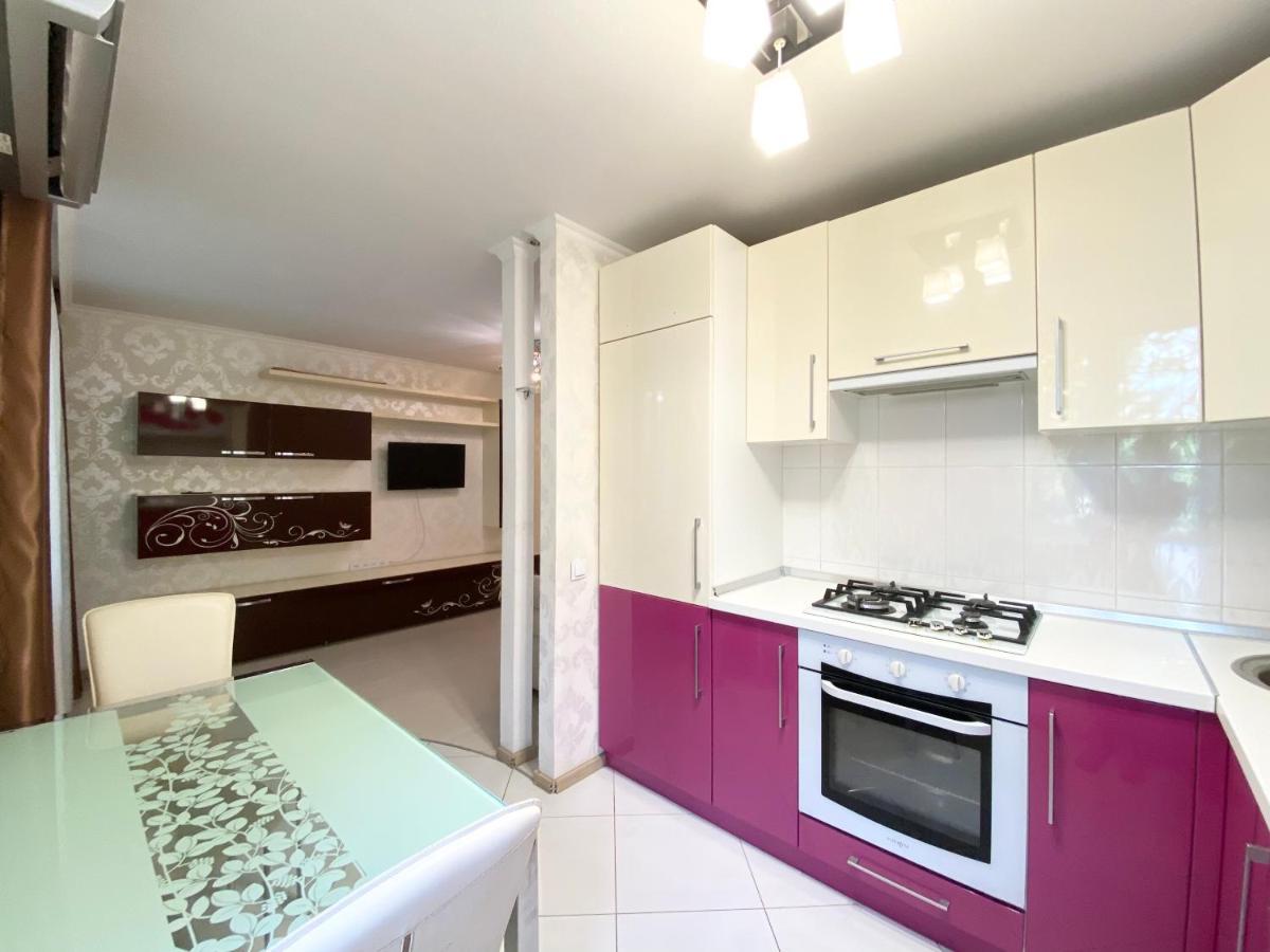 Beautiful 1-Bedroom Near Most City Center Ντνιπροπετρόφσκ Εξωτερικό φωτογραφία