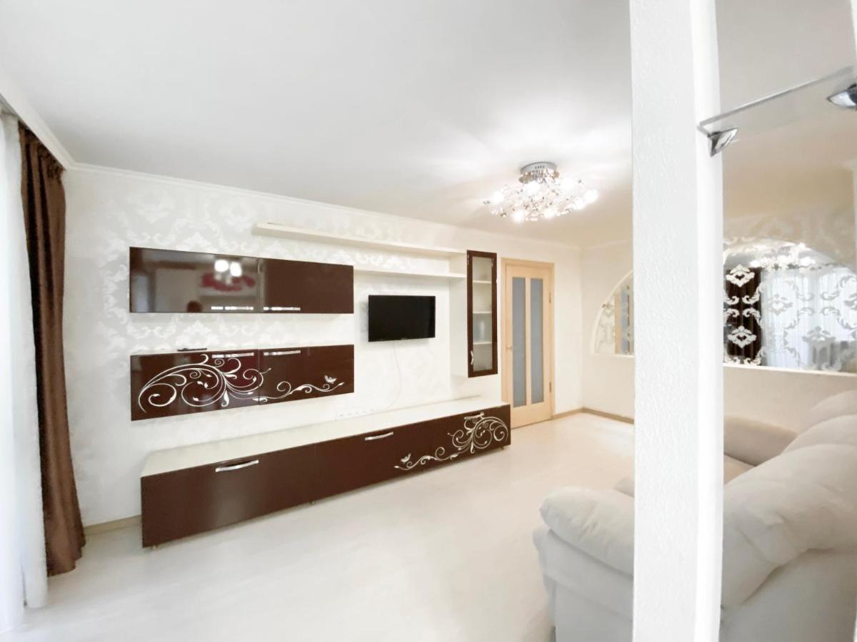 Beautiful 1-Bedroom Near Most City Center Ντνιπροπετρόφσκ Εξωτερικό φωτογραφία