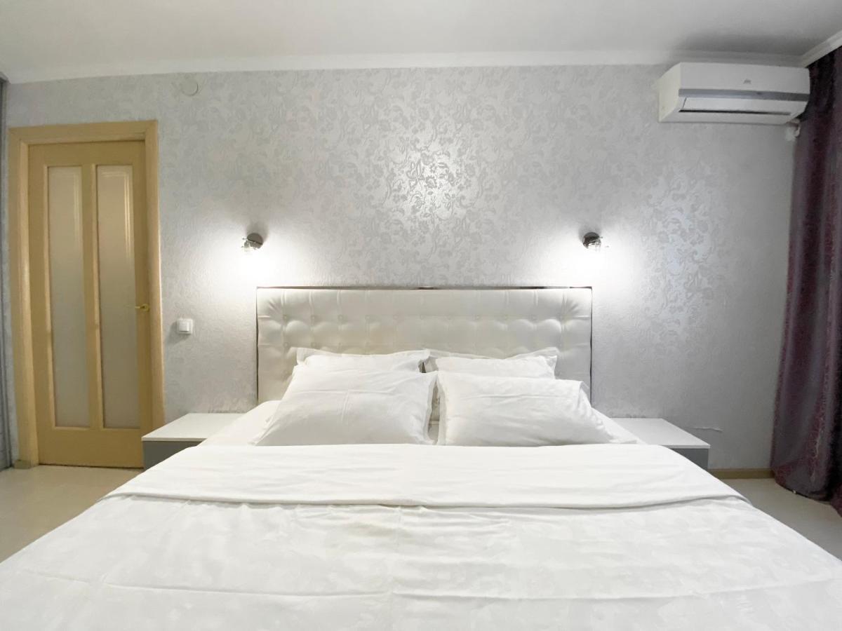 Beautiful 1-Bedroom Near Most City Center Ντνιπροπετρόφσκ Εξωτερικό φωτογραφία